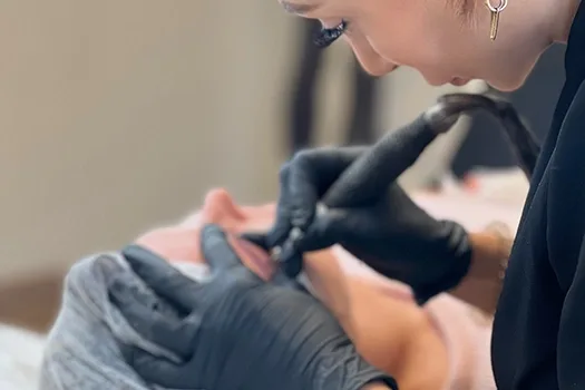 Dermopigmentation correctrice des lèvres